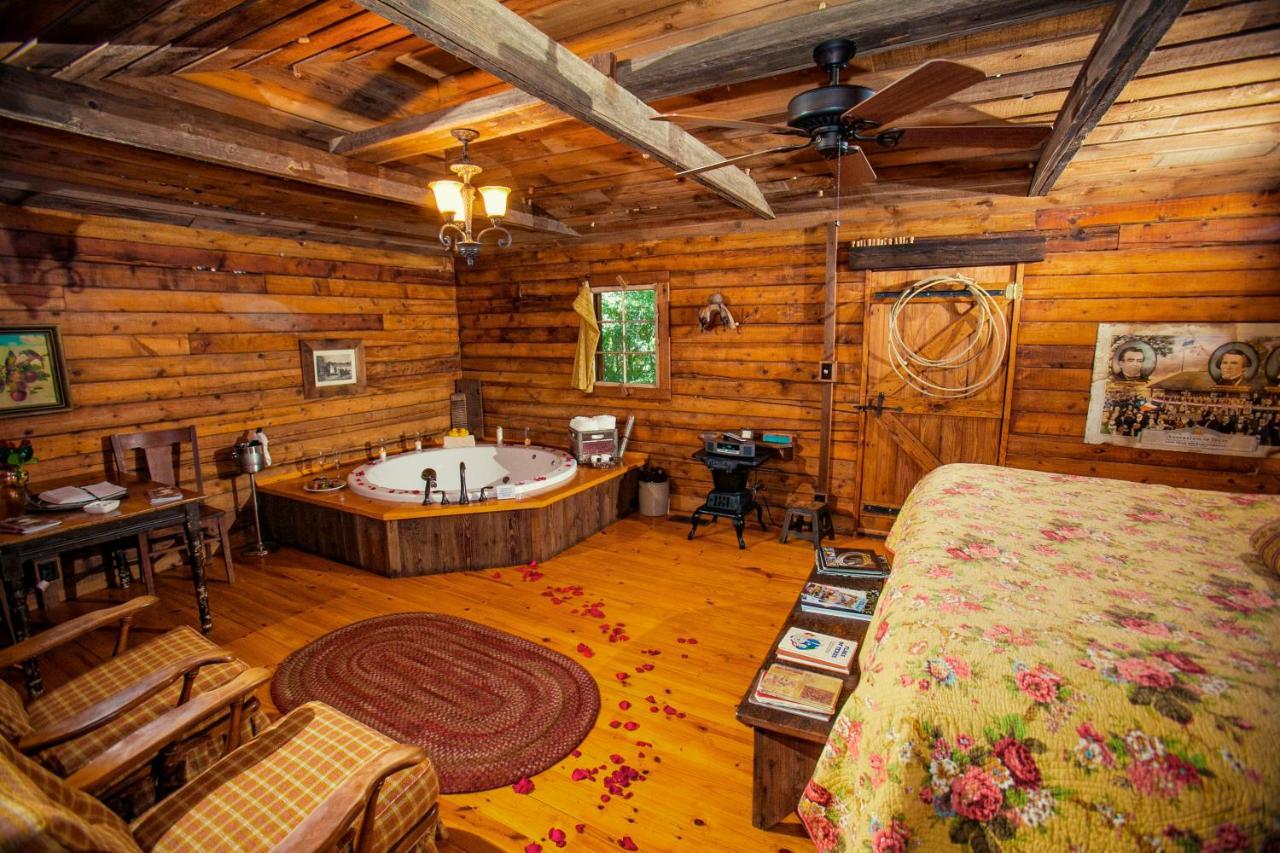 7F Lodge And Events Колледж-Стейшен Екстер'єр фото