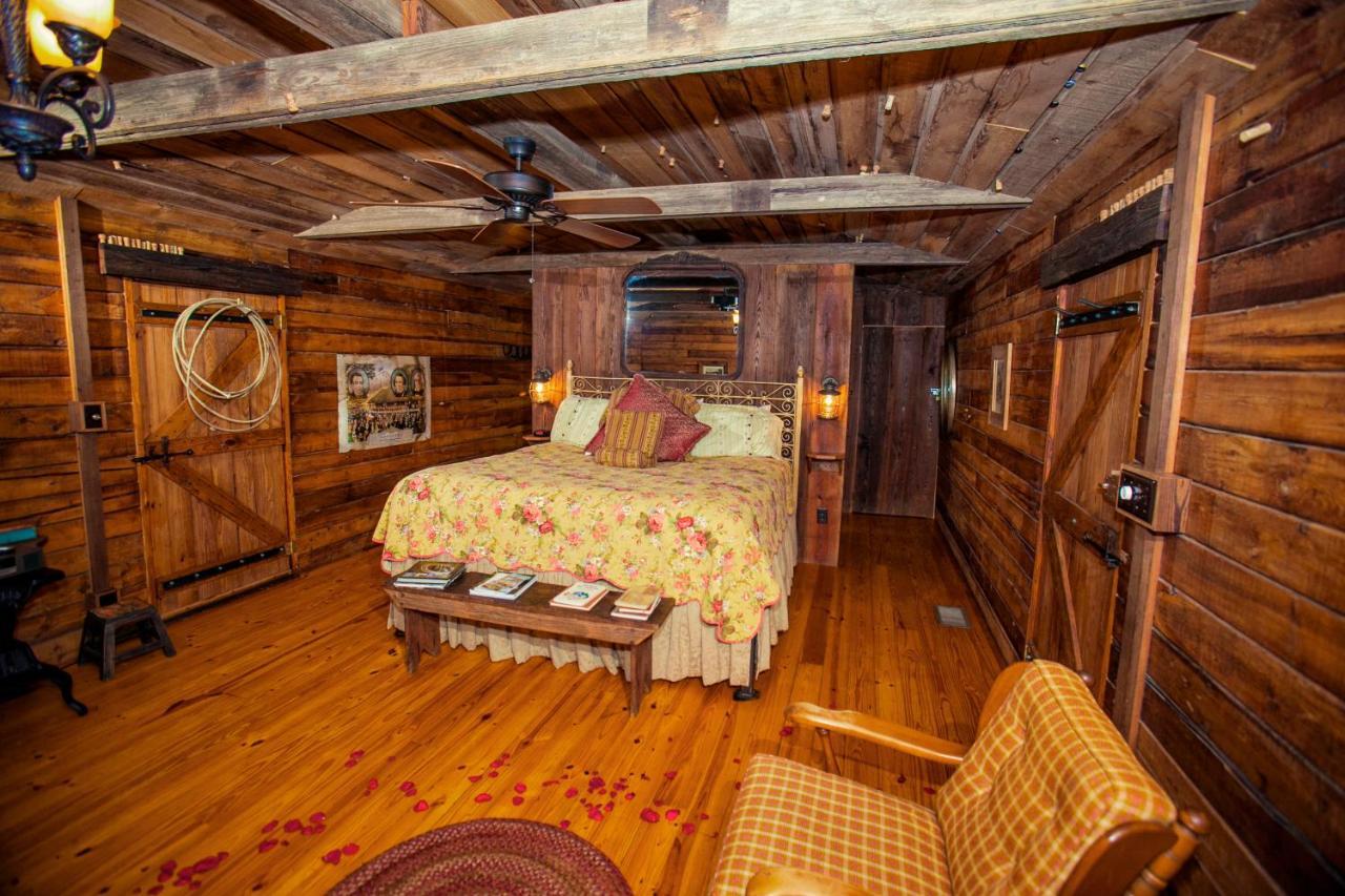 7F Lodge And Events Колледж-Стейшен Екстер'єр фото