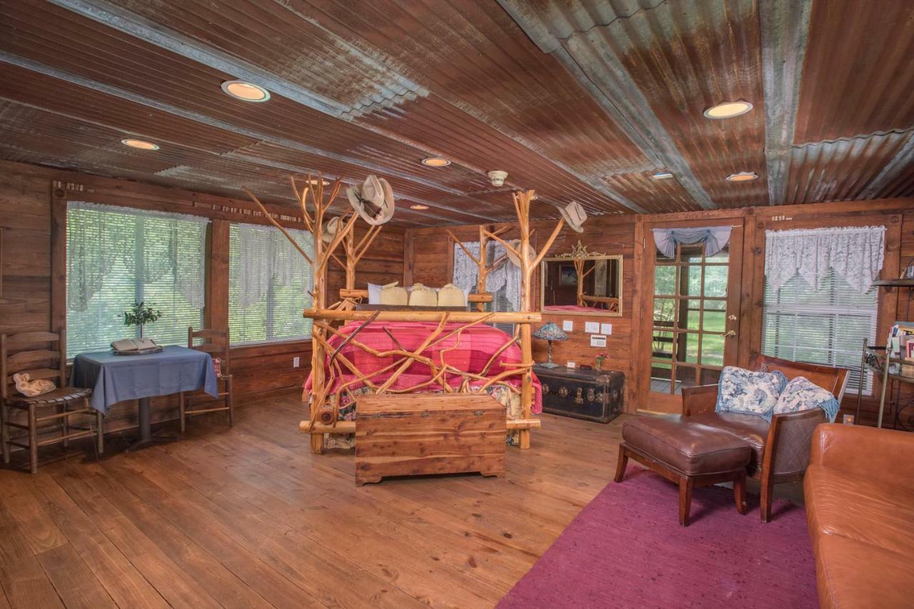 7F Lodge And Events Колледж-Стейшен Екстер'єр фото