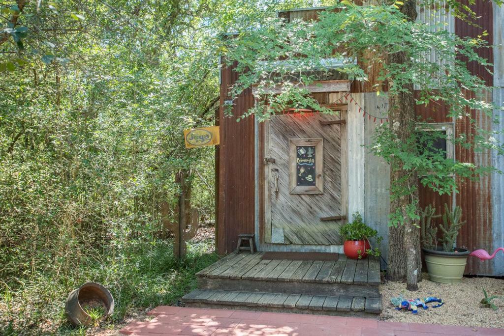 7F Lodge And Events Колледж-Стейшен Екстер'єр фото